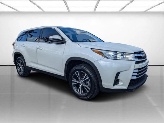 2019 toyota highlander le i4