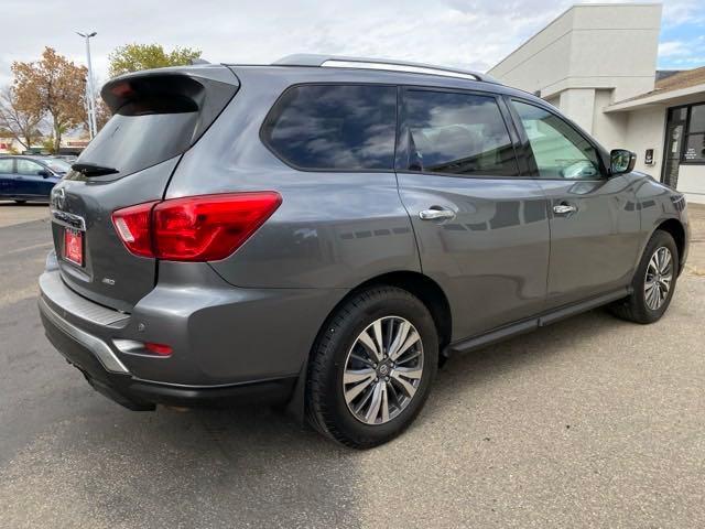 2020 nissan pathfinder s