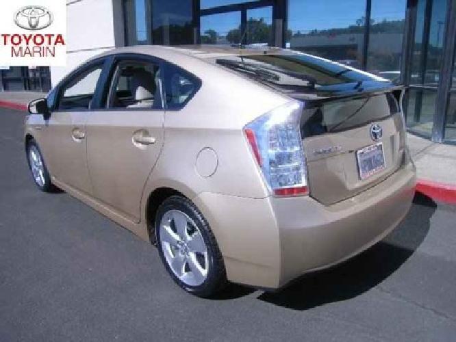 2010 toyota prius v loaded!! in san rafael, ca