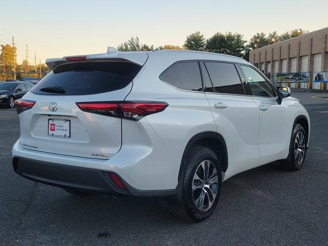 2022 toyota highlander xle