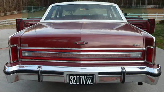 1977 lincoln continental town car, beautiful classic car in great condition