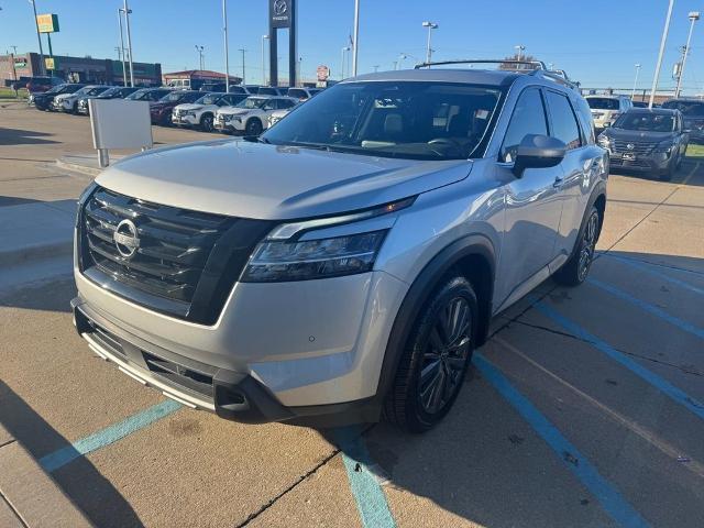2023 nissan pathfinder sl