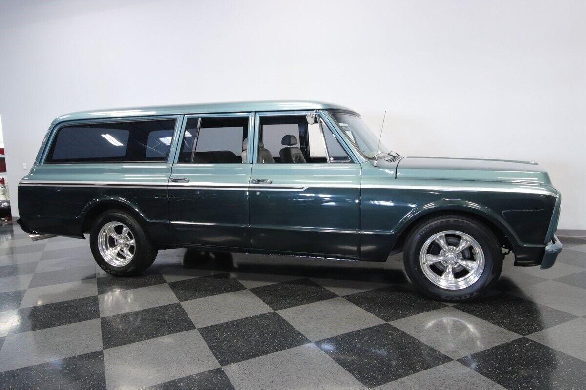 1969 gmc suburban two tone green 9885 miles