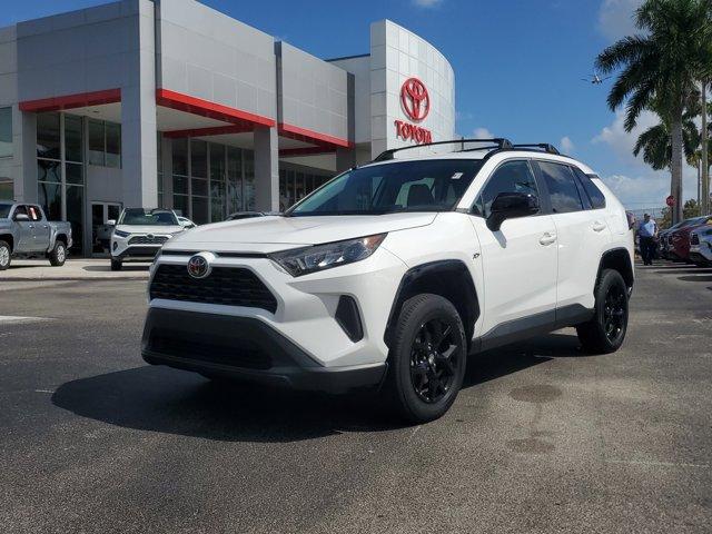 2021 toyota rav4 le