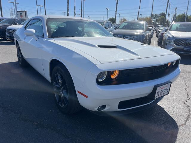 2021 dodge challenger sxt