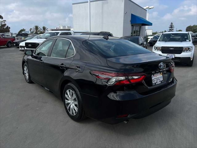 2022 toyota camry hybrid le