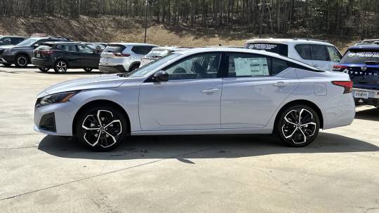 2024 Nissan Altima sr