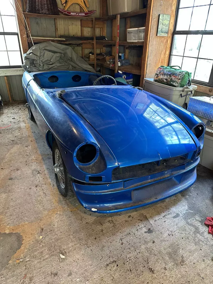 1971 mg b blue rwd manual