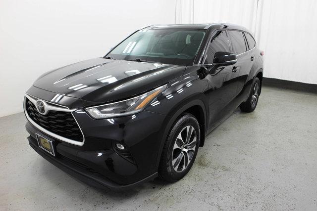 2021 toyota highlander xle