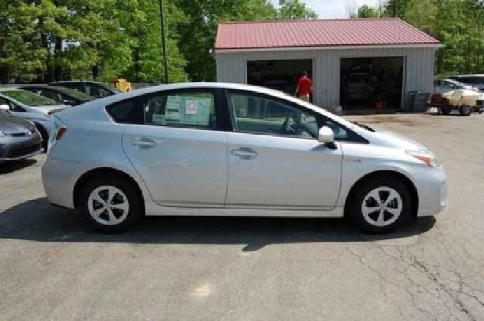 2013 toyota prius 5dr hb two in meadville, pa