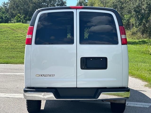 2019 chevrolet express 3500 lt