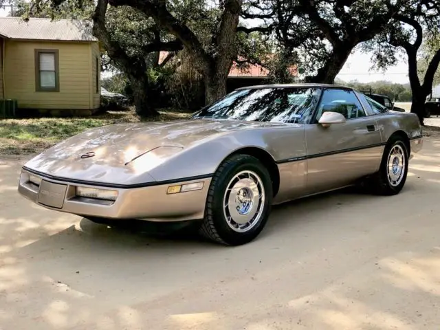 1984 chevrolet corvette immaculate condition! no reserve