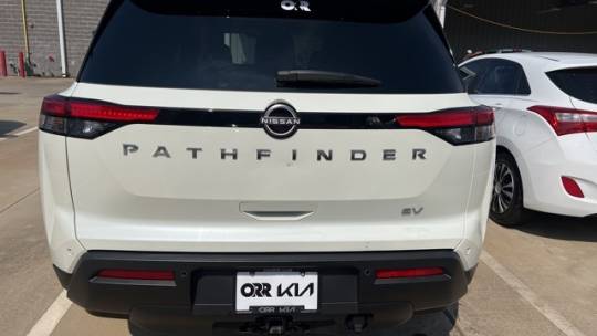 2023 nissan pathfinder sv