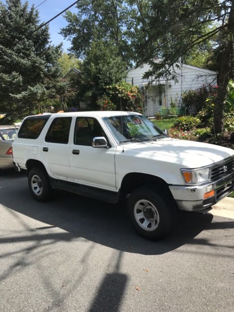 1994 toyota 4runner 4x4 4cyl 5 speed ac ***only 55,000 miles!!!!! four runner