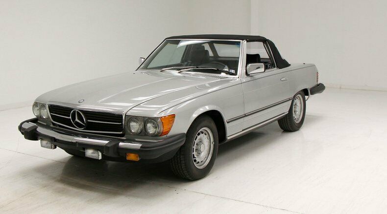 smooth 3.8 liter v8/nice original interior/shiny astral silver paint/2 tops