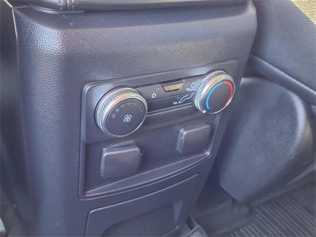2021 ford explorer base