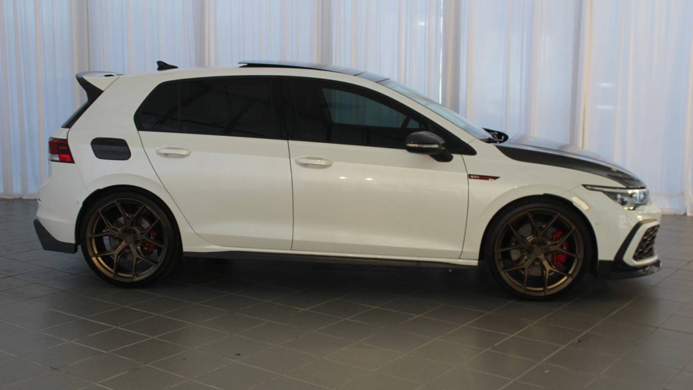 2023 volkswagen golf gti autobahn