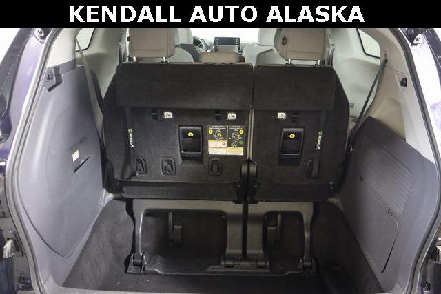 2022 toyota sienna le