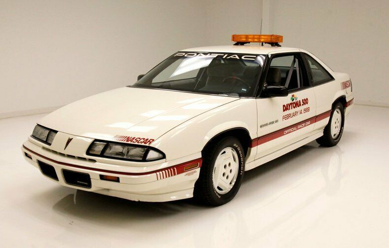 3.1 liter v-6 efi 5-speed/actual pace car/excellent exterior/safety lighting