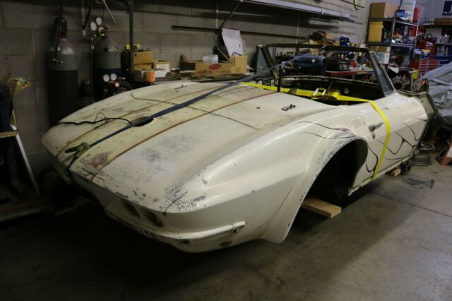 1965 corvette 327 365 hp a/c roadster rear body