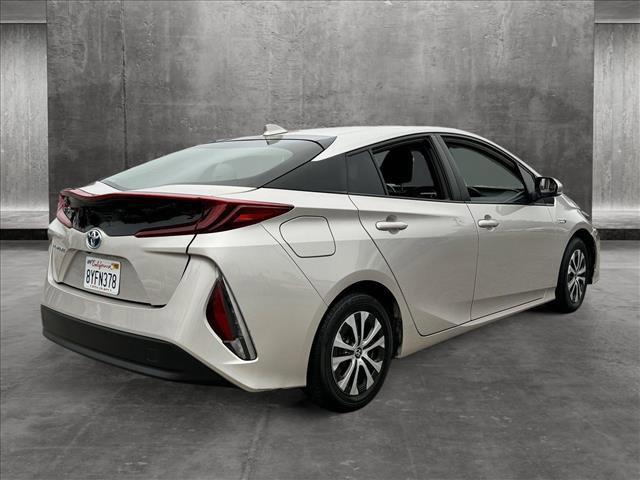 2021 toyota prius prime le