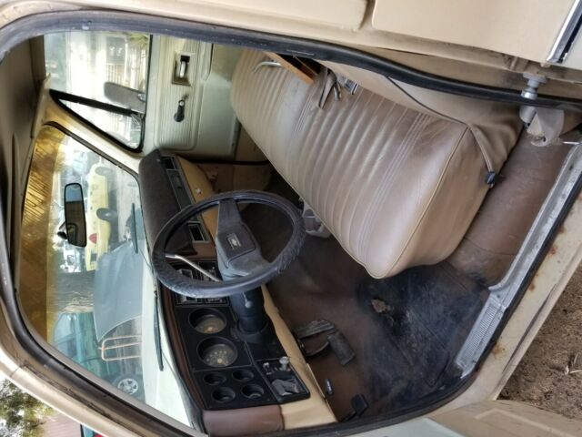1978 chevy suburban 2500 big block 454 barndoors automatic. (roundeye) 2wd
