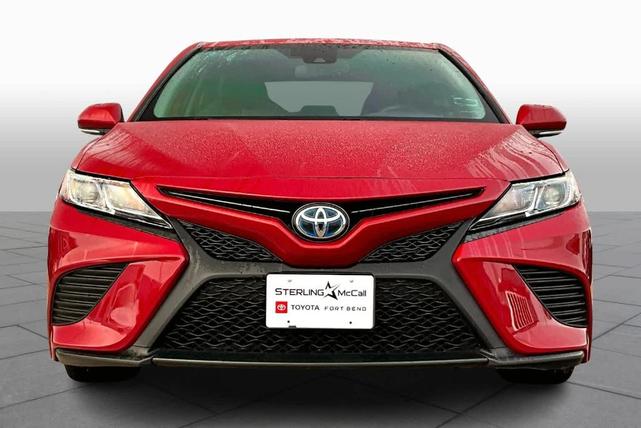 2019 toyota camry hybrid se