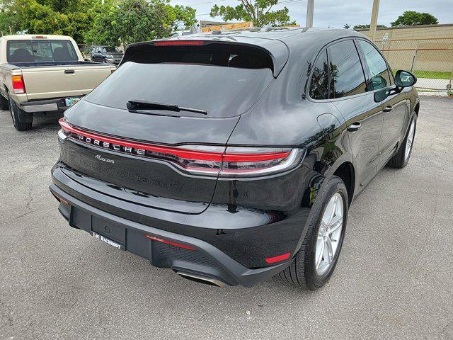 2022 porsche macan base