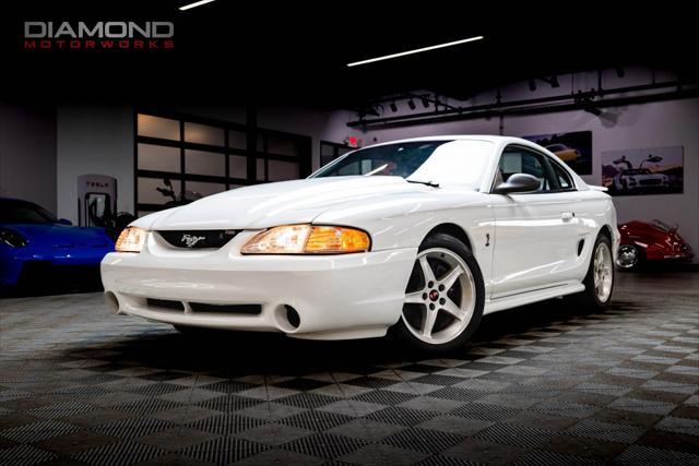 1995 ford mustang base