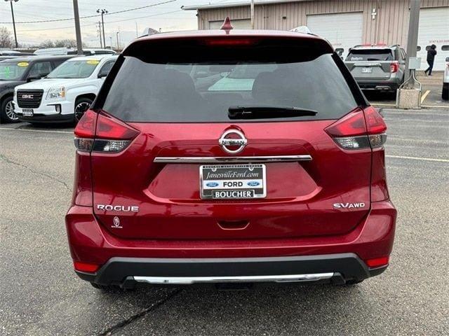 2020 nissan rogue sv in janesville, wisconsin