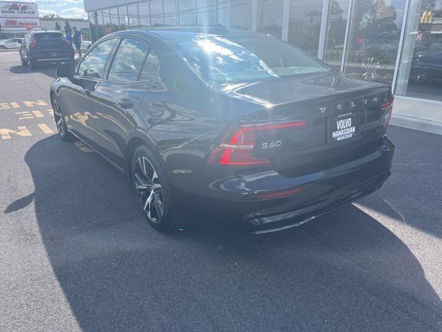 2024 volvo s60 b5 plus dark theme