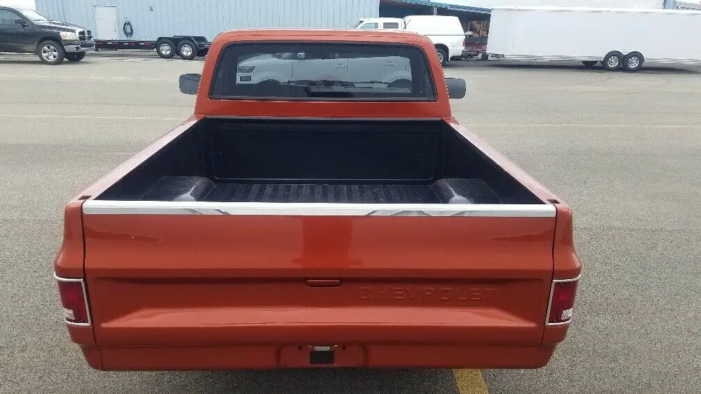 1985 chevrolet c10 truck 6.0 ls engine lowered chevy nice interior