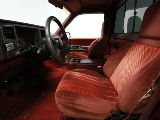 nice, 454 v8, auto, loaded, very solid body, nice paint, great int, fun muscle!