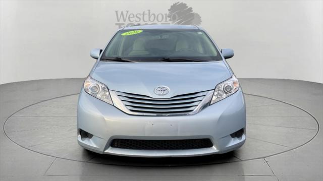2016 toyota sienna le