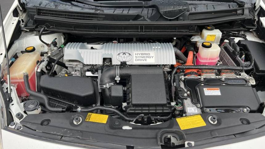 2014 toyota prius three