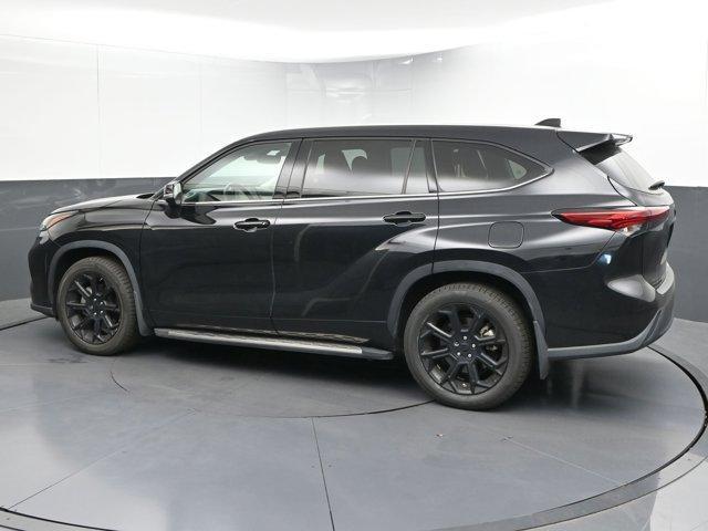 2022 toyota highlander le