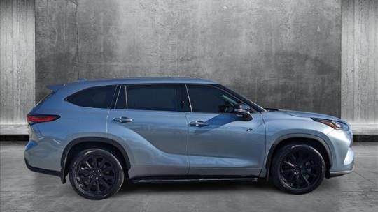 2022 toyota highlander platinum