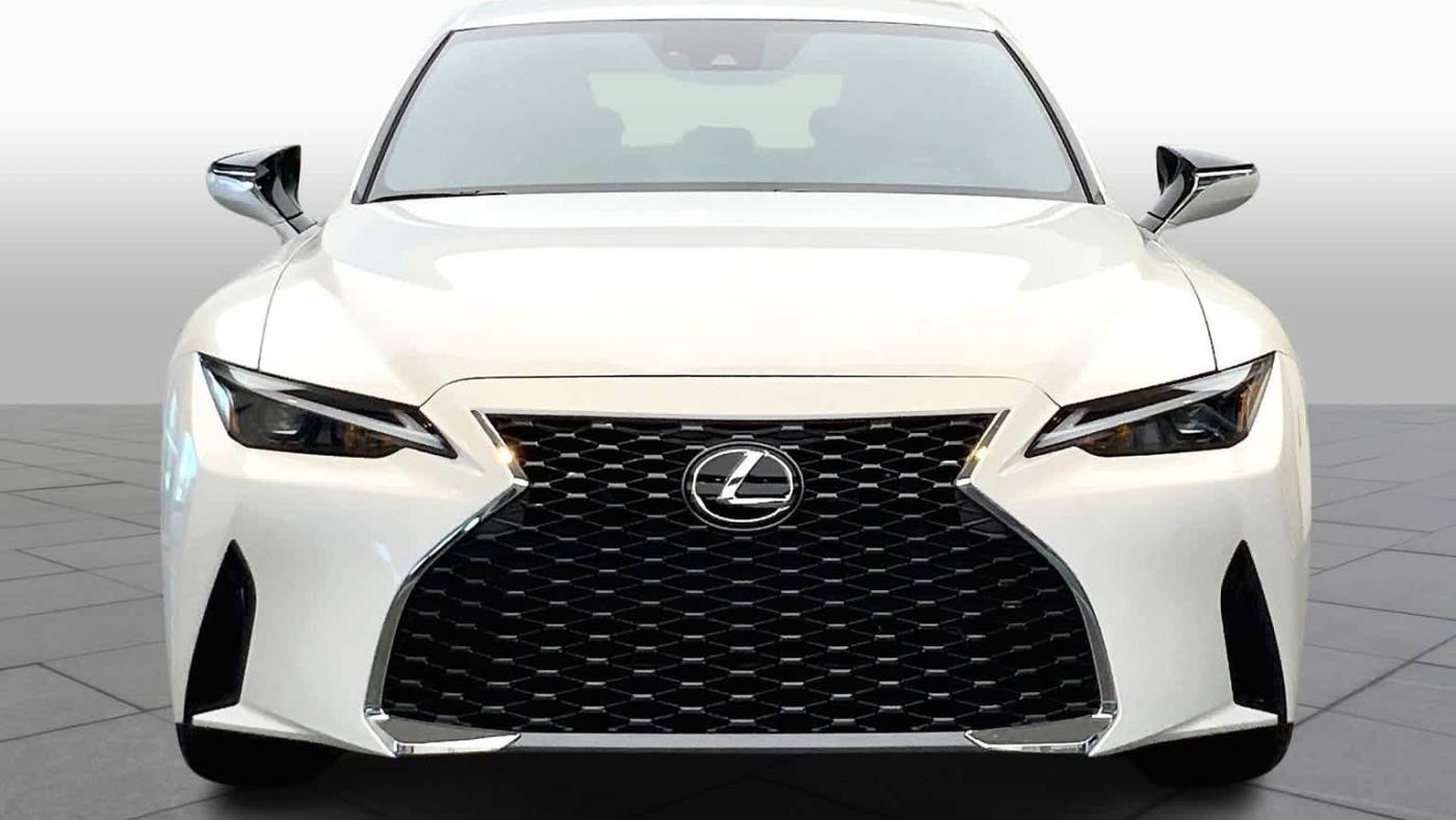 2021 lexus is 300