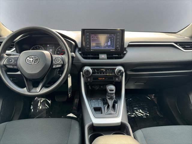 2021 toyota rav4 le
