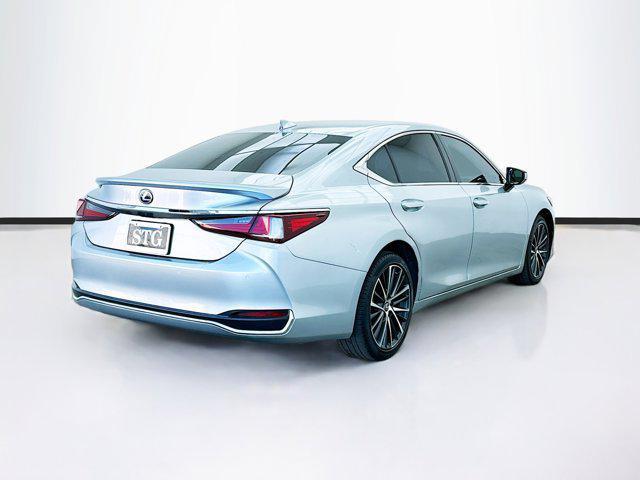 2022 lexus es 300h base