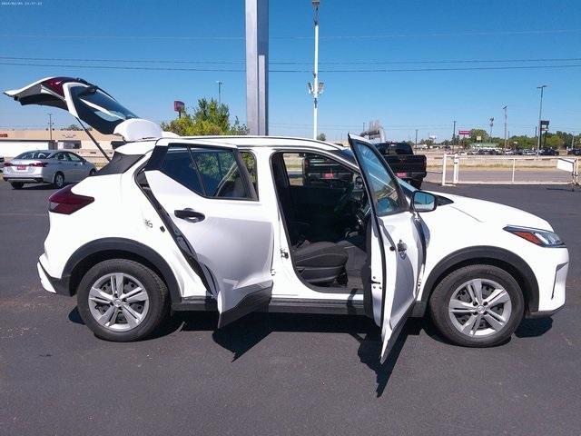 2021 nissan kicks s
