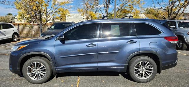 2018 toyota highlander se
