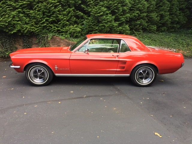 1967 ford mustang deluxe