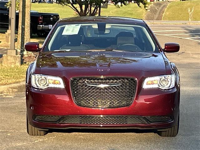 2023 chrysler 300 touring