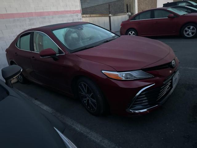 2022 toyota camry hybrid xle