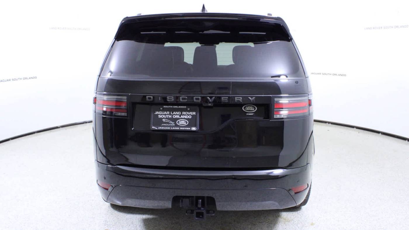 2022 land rover discovery p360 s r-dynamic