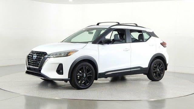 2023 nissan kicks sr in evansville, indiana