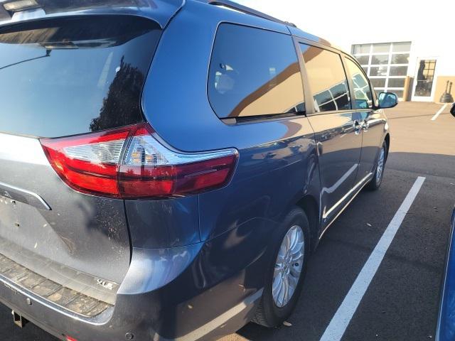 2015 toyota sienna l