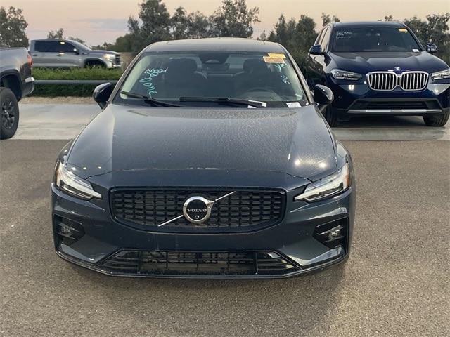 2024 volvo s60 b5 plus dark