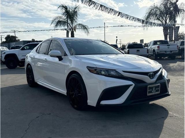 2021 toyota camry se